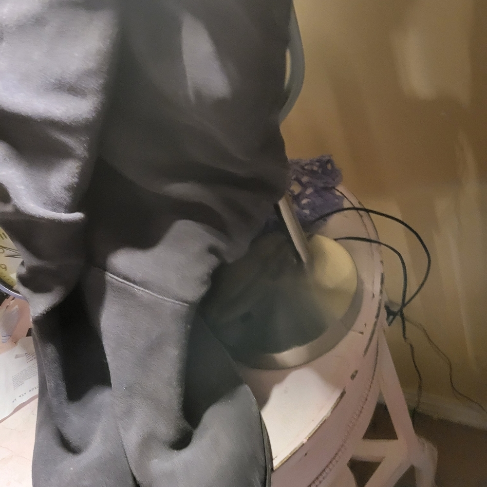 Boots - Picture 4 of 5